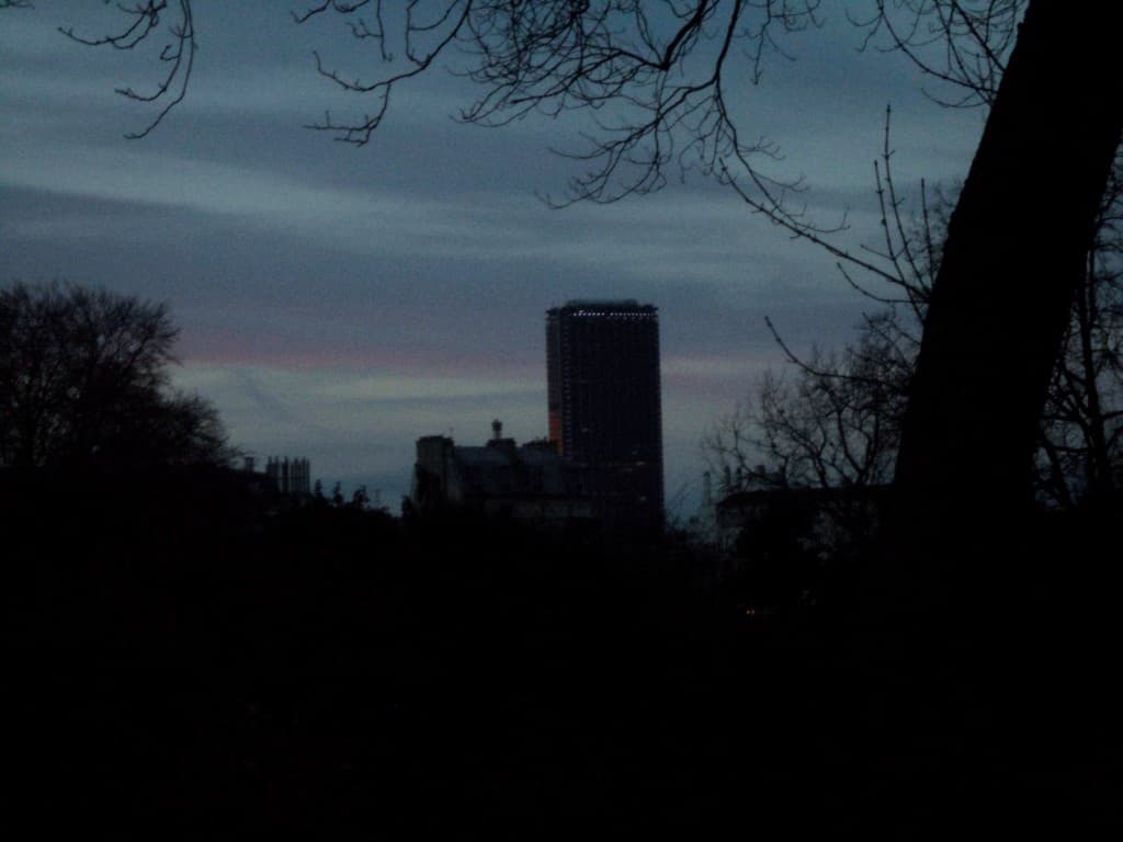 TOUR MONTPARNASSE vue du Parc MONTSOURIS