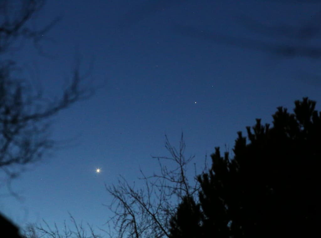 Vénus et Saturne dans le ciel du matin
