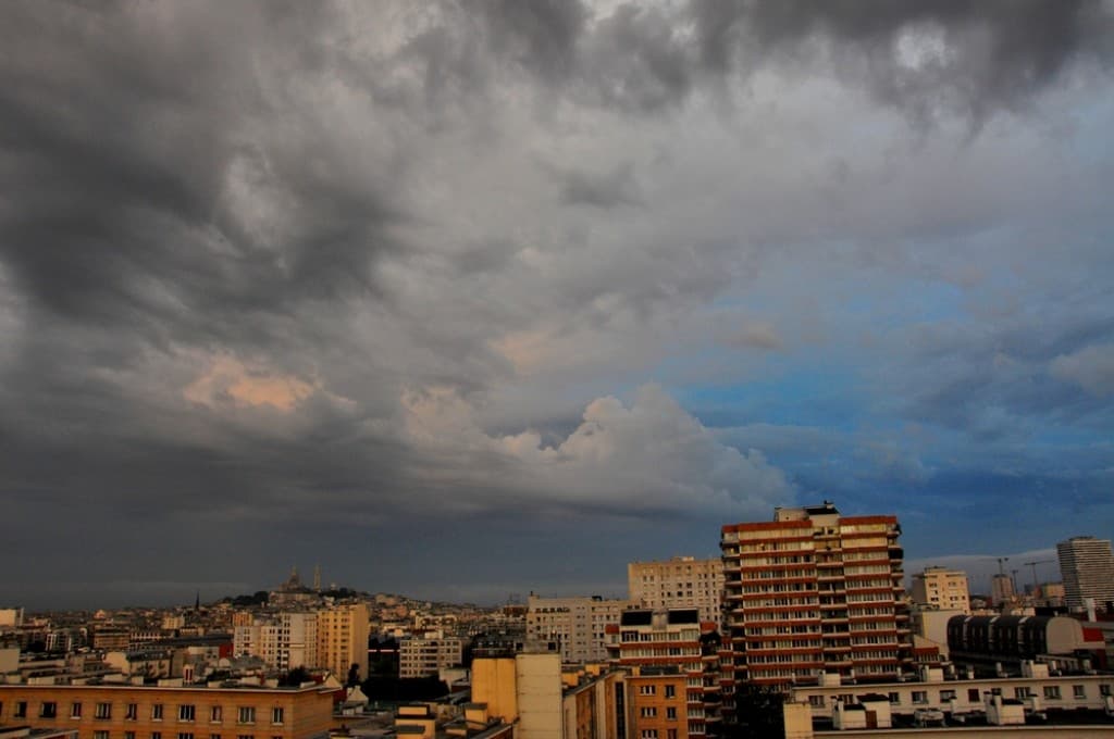 Ciel d'orage sur Montmartre à 6h05