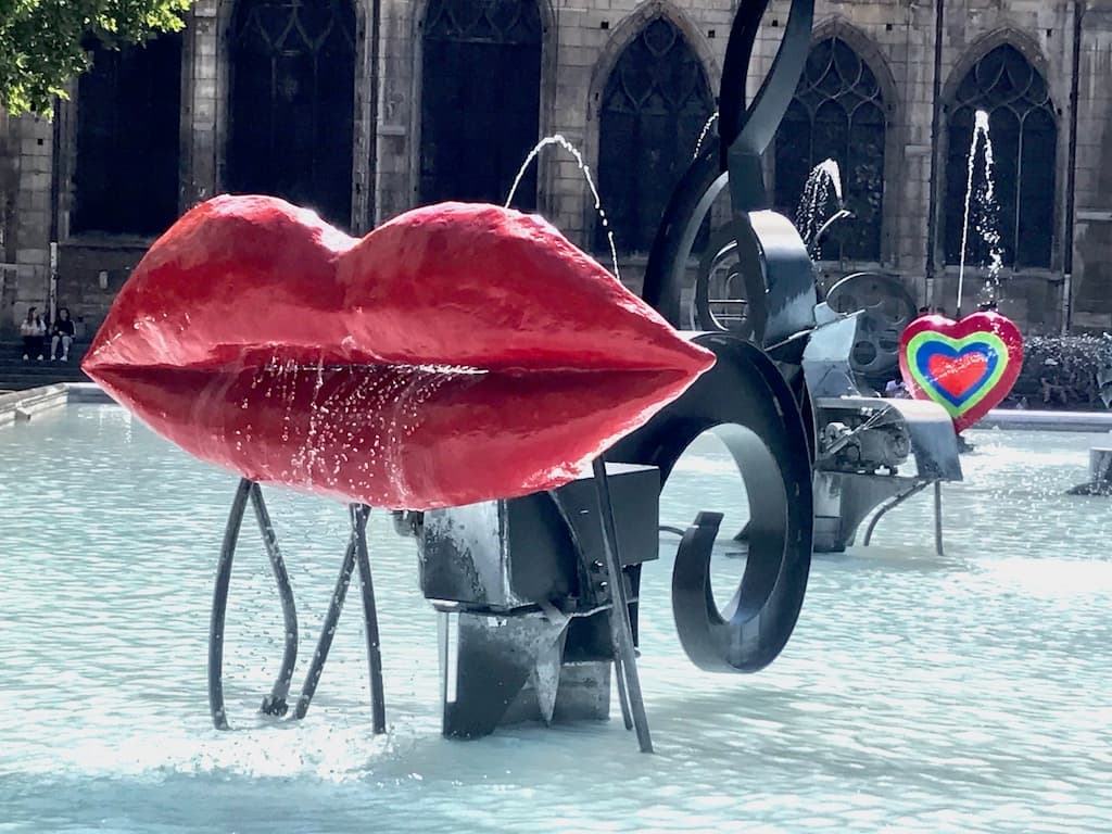 Fontaine , place Stavinsky, Beaubourg
