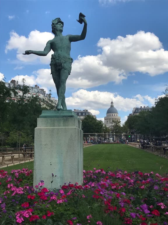 Jardin du Luxembourg, au fond le panthéon