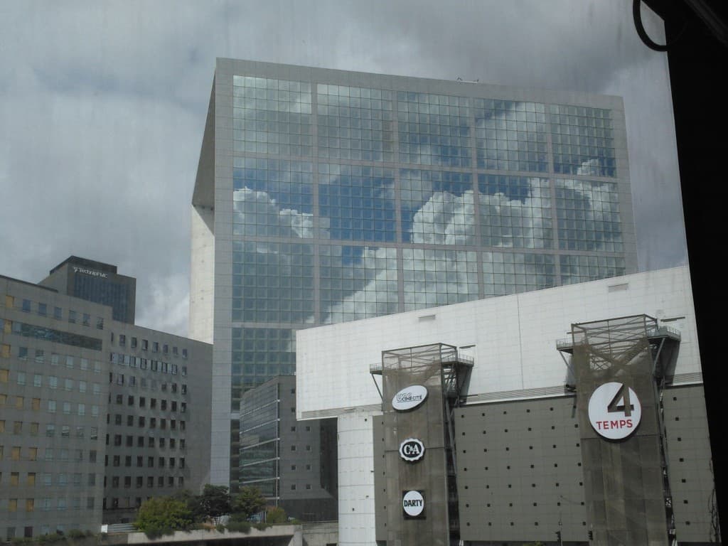 reflets nuage grande arche 