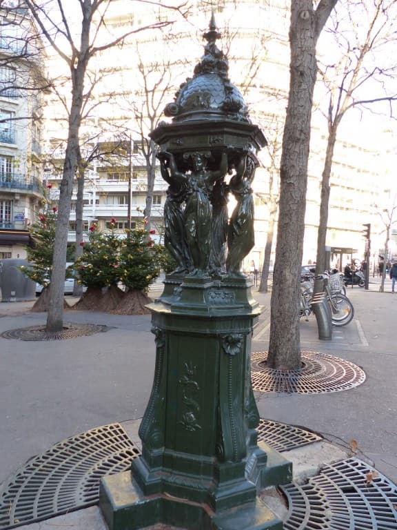Rue de Vaugirard /Paris 15 éme 