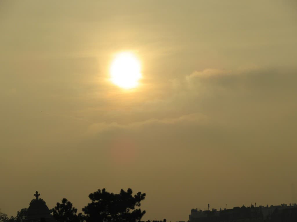 soleil dans le brouillard
