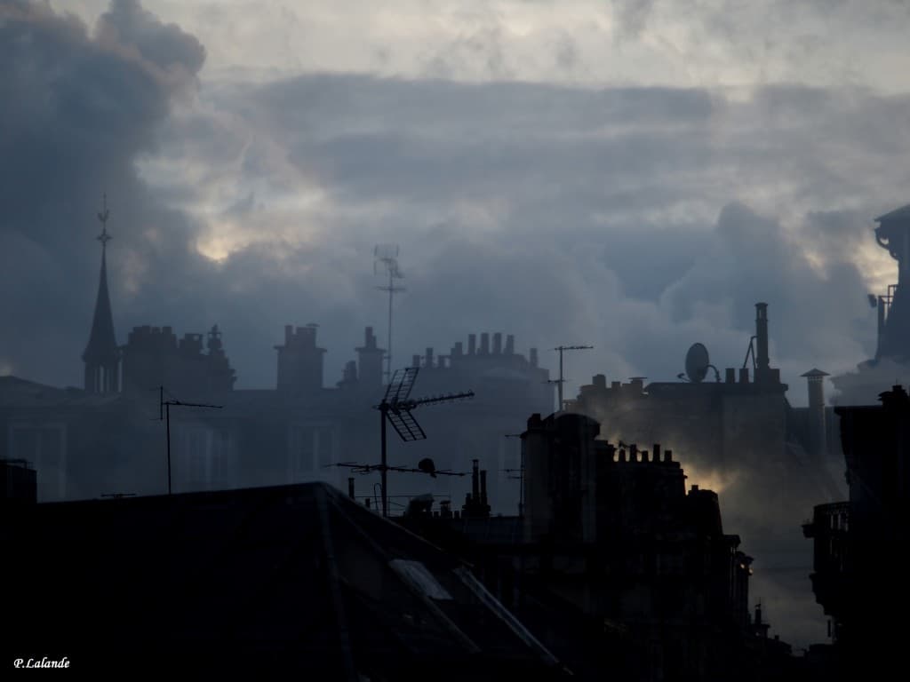 surimpressions des toits de Paris. II