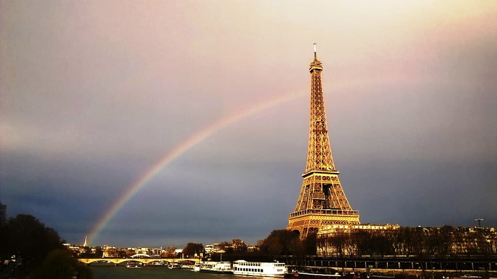 Arc en Ciel sur la Tour Eiffel