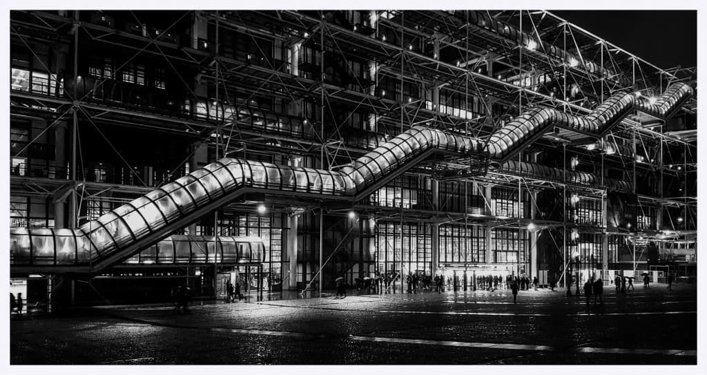 Beaubourg sous la pluie