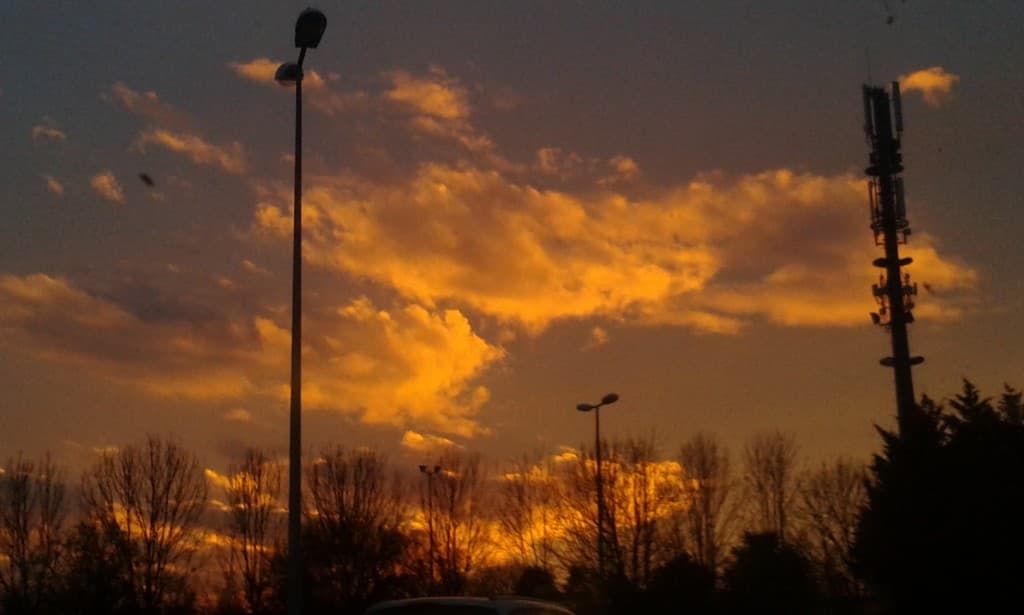 Coucher de Soleil sur site industriel