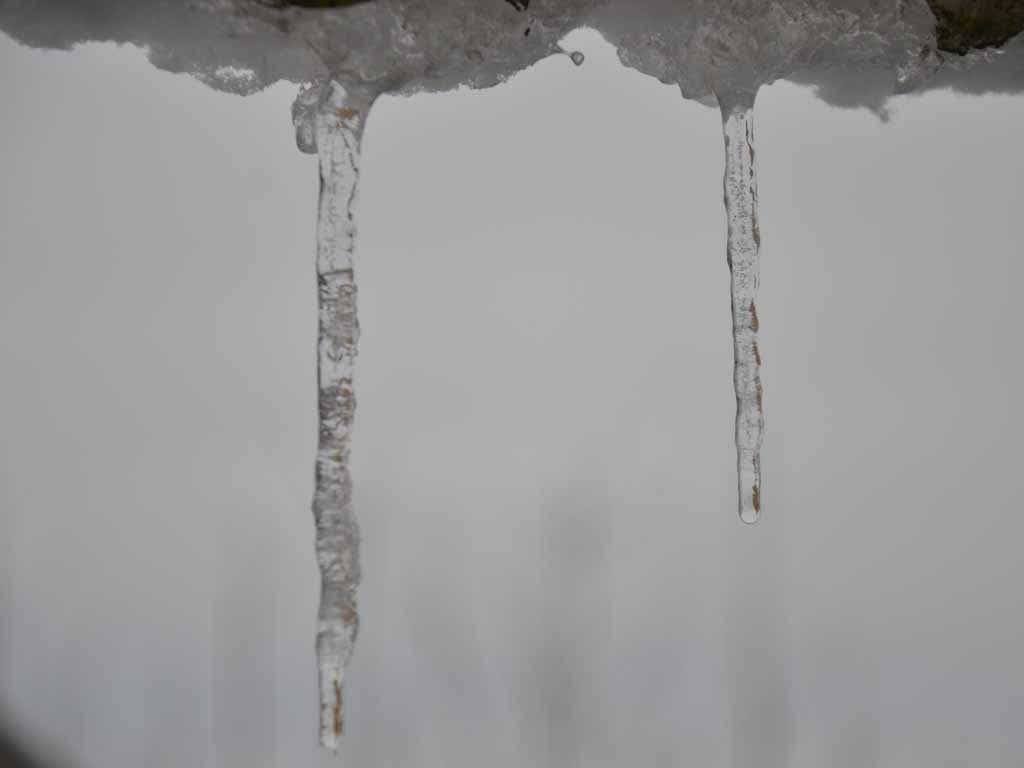 Deux stalactites de glace