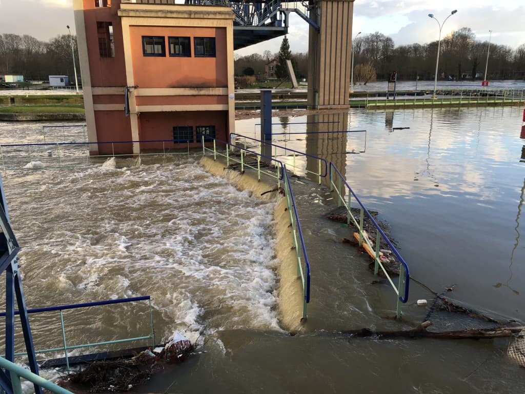 Écluse submergée