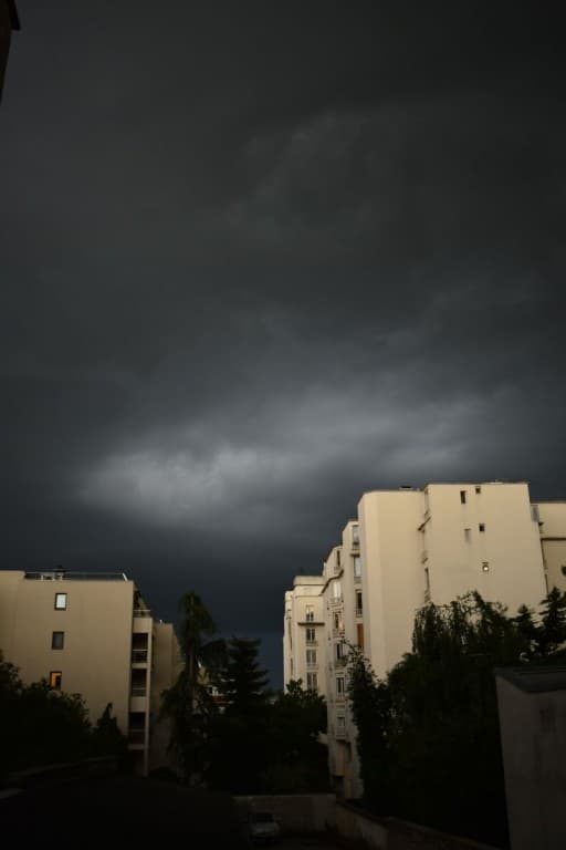 L'orage arrive à Vincennes. 21h00