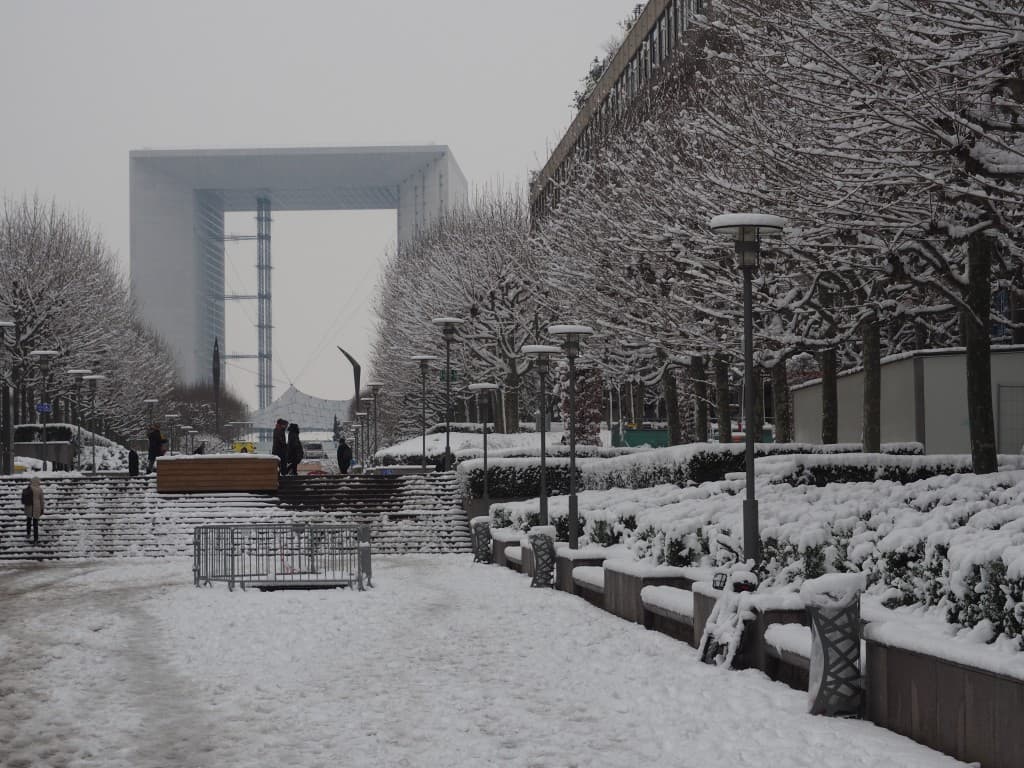 La Défense sous la neige