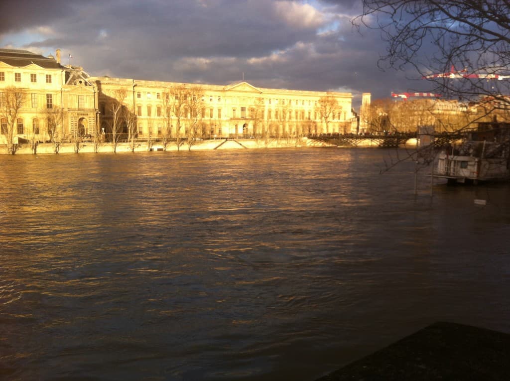 La Seine à l'assaut du Louvre