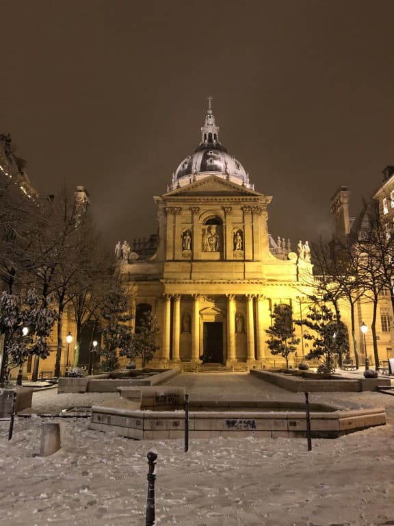 La Sorbonne en blanc Soraya touchene