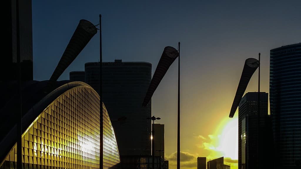 Lever de soleil sur la Défense