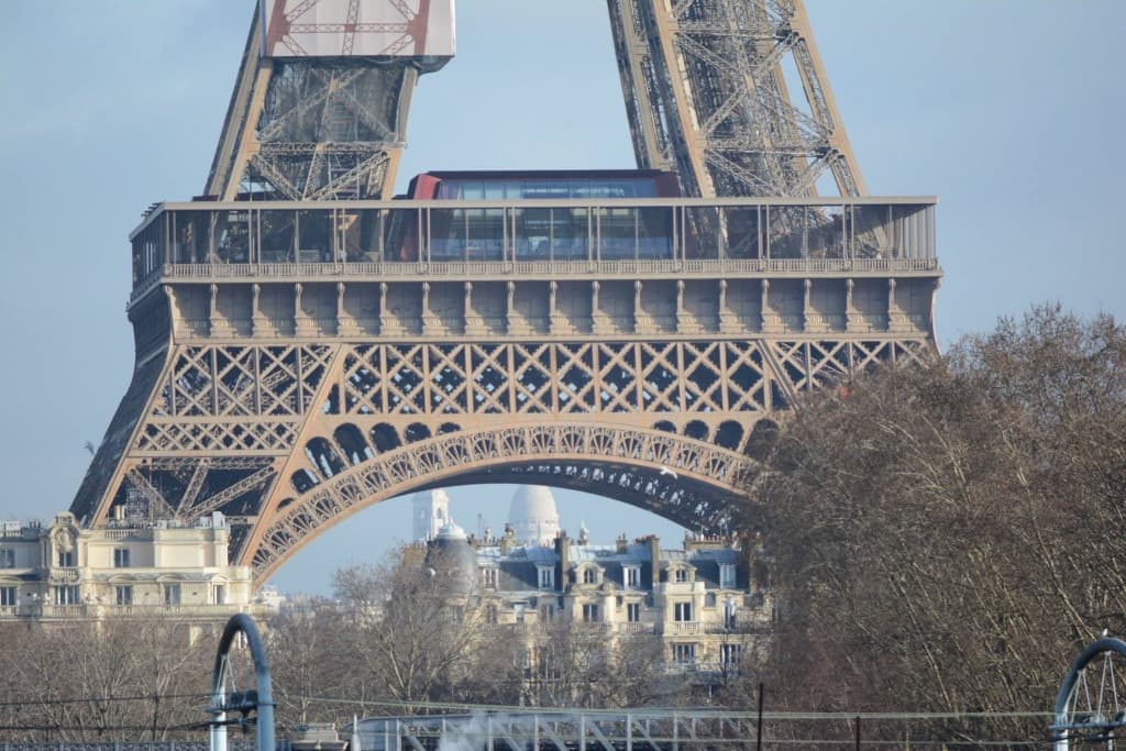 Montmartre sous la Tour Eiffel