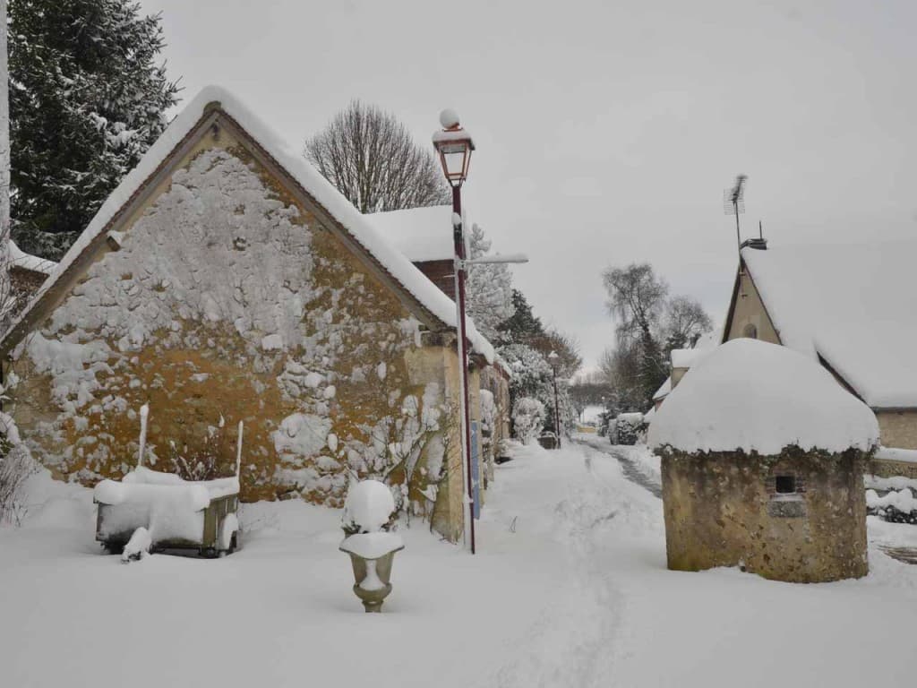 Neige sur les maisons