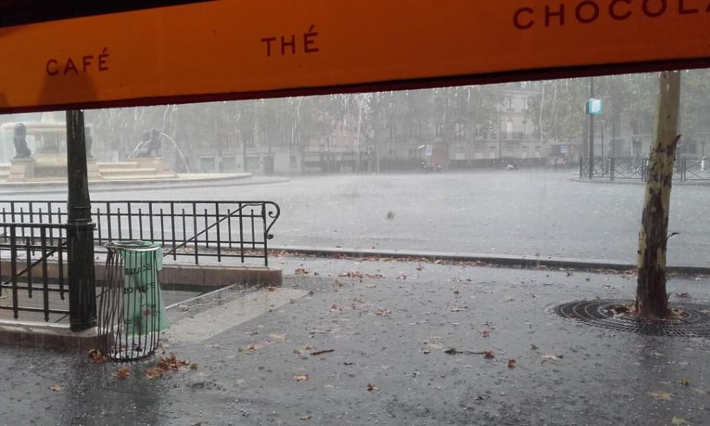 orage de grêle place Félix Eboué