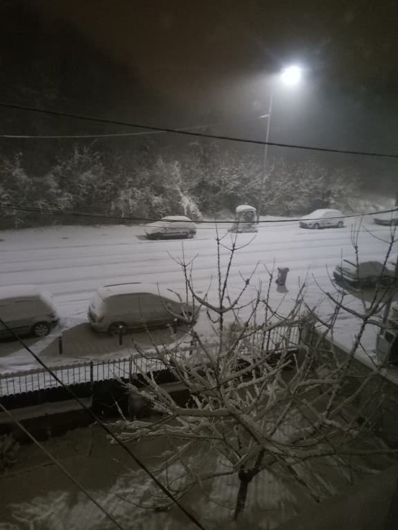 Route stratégique sous la neige