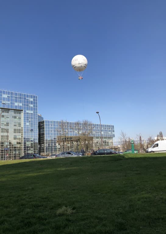Ciel bleu et ballon Soraya Touchene