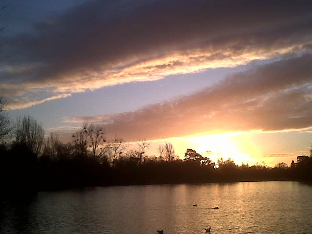 lac de vincennes à l'aube