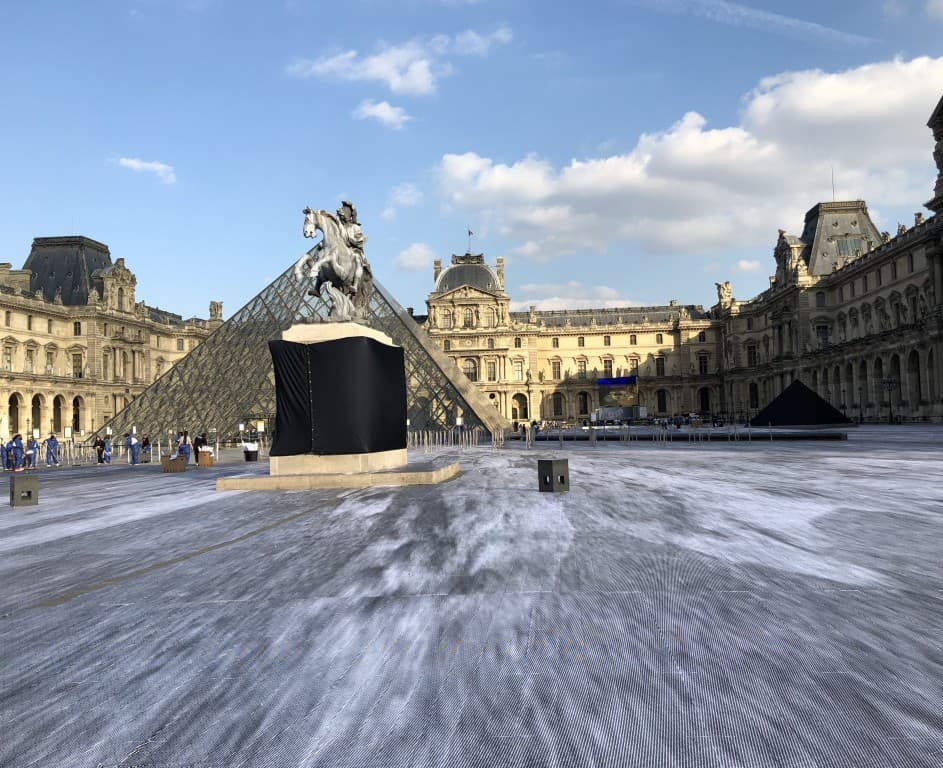 Louvre 2 JR et nuages  Soraya Touchene 