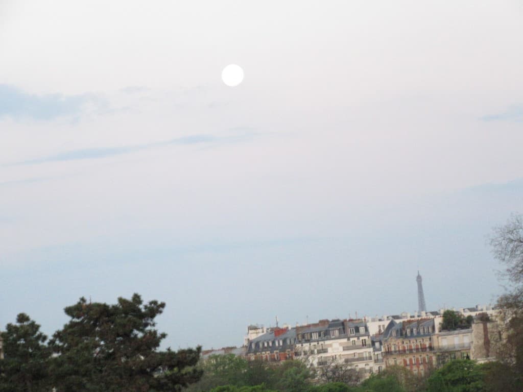 lune pale du matin