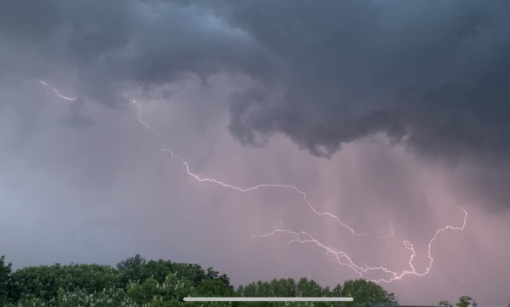 Orage isolé au nord de Paris (2)