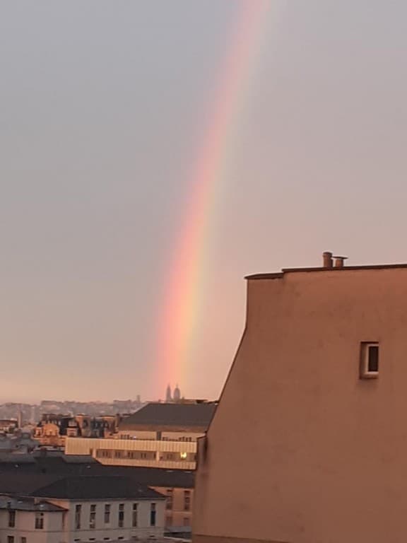 arc en ciel sur le  sacré coeur