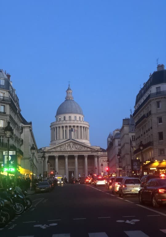 Le bleu du Panthéon Soraya Touchene