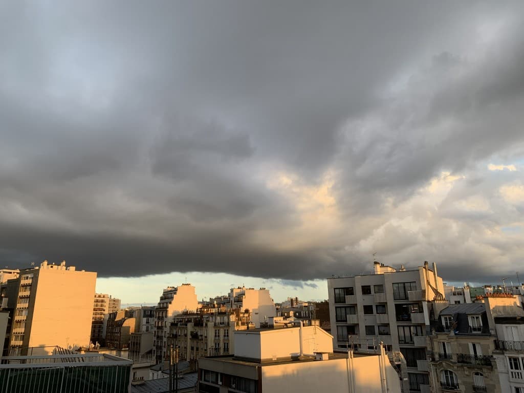 Nuages sur Paris