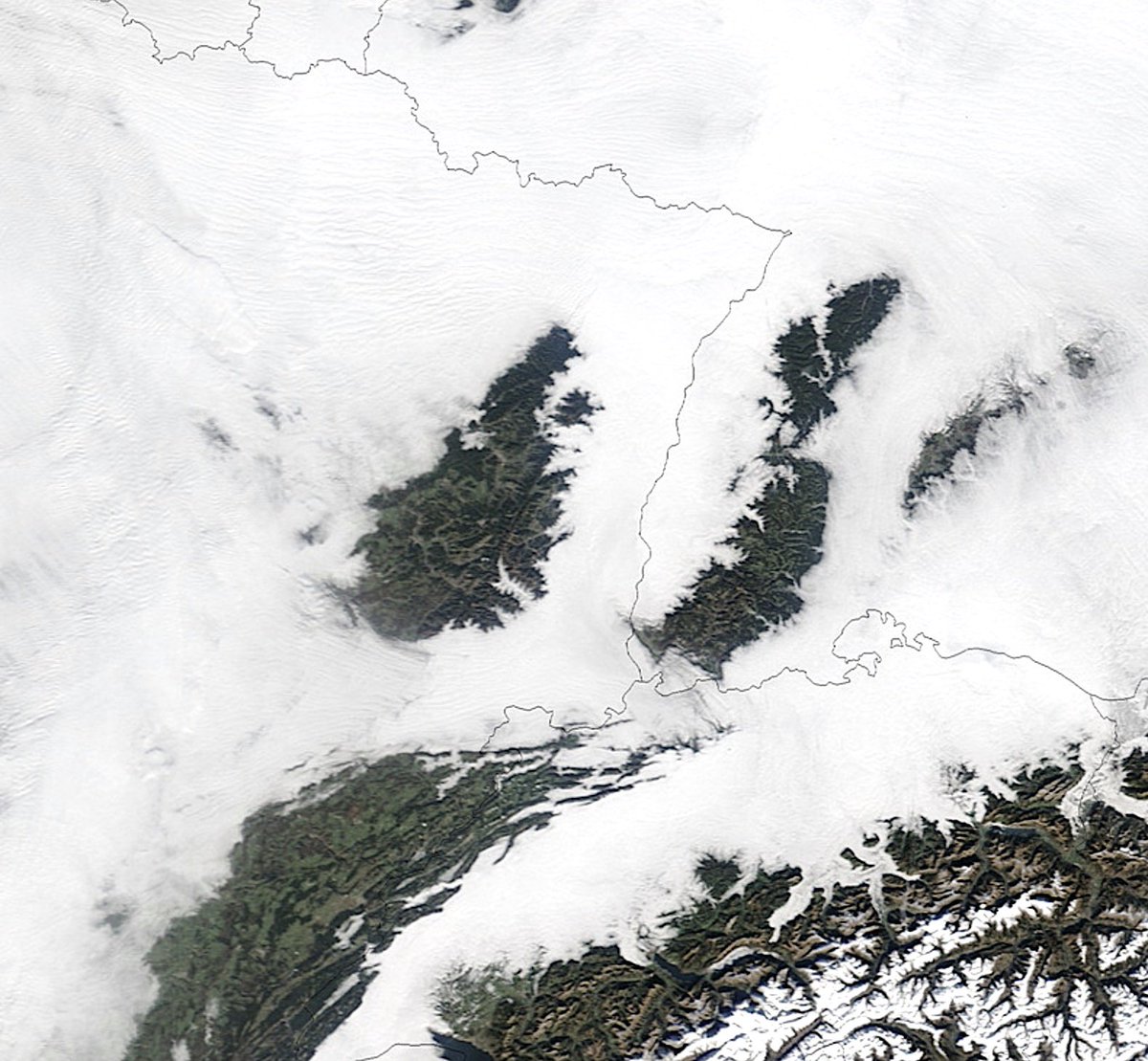 Image d'illustration pour Mers de nuages - la beauté secrète de l'hiver