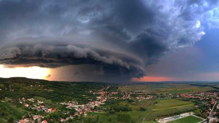 Image d'illustration pour L'actualité météo dans le monde en cette rentrée 2020