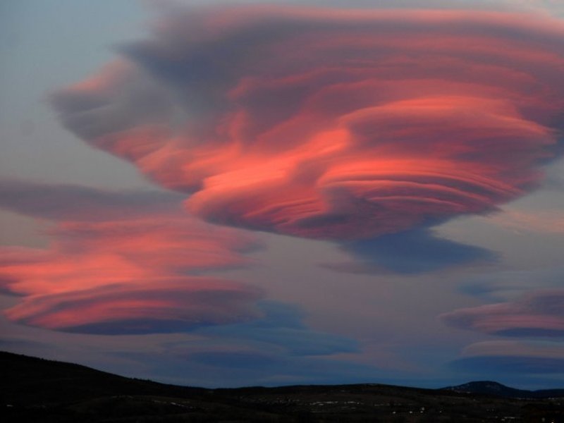 Image d'illustration pour Douceur près de la Méditerranée - Foehn et lenticulaire