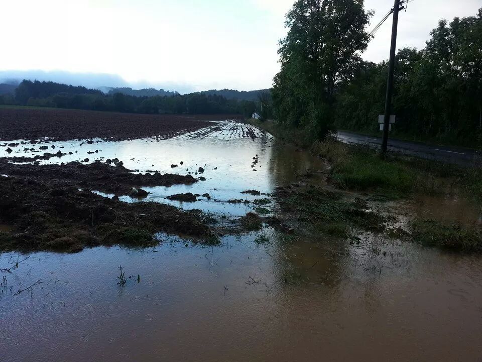 Image d'illustration pour Orages stationnaires, crues et inondations sur l'Aveyron (1 mort)