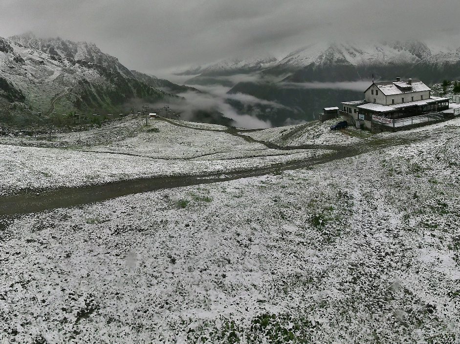 Image d'illustration pour Neige dans les Alpes : blanc jusque vers 1800 m sur les Savoie