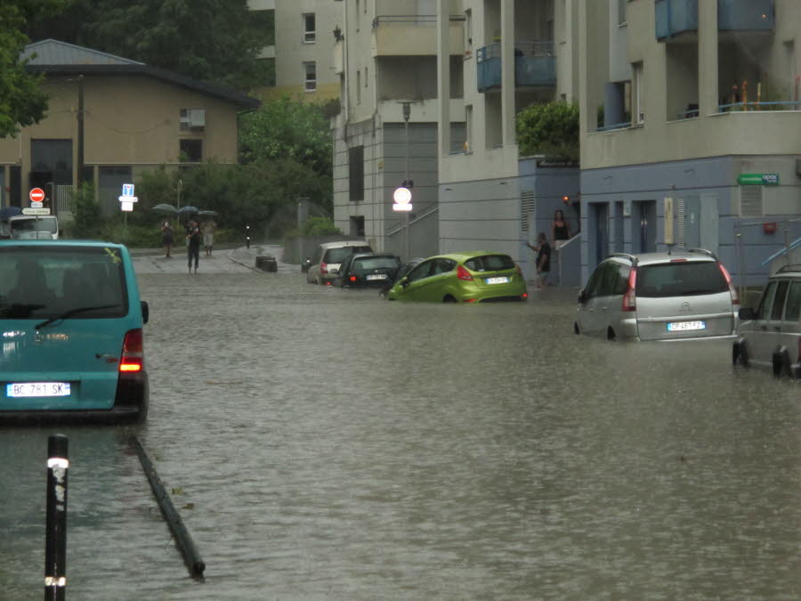 Image d'illustration pour Orage violent : foudre, grêle et coulées de boue après les fortes chaleurs