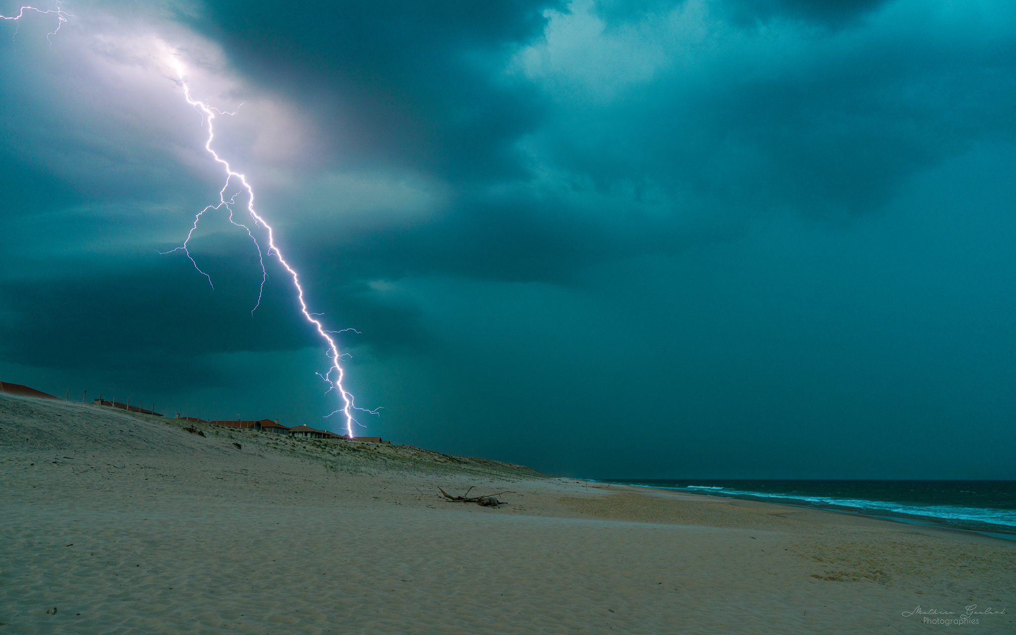 Pluies et orages : un week-end maussade et instable sur la France FoudreVieilleSaintGirons40_21avril